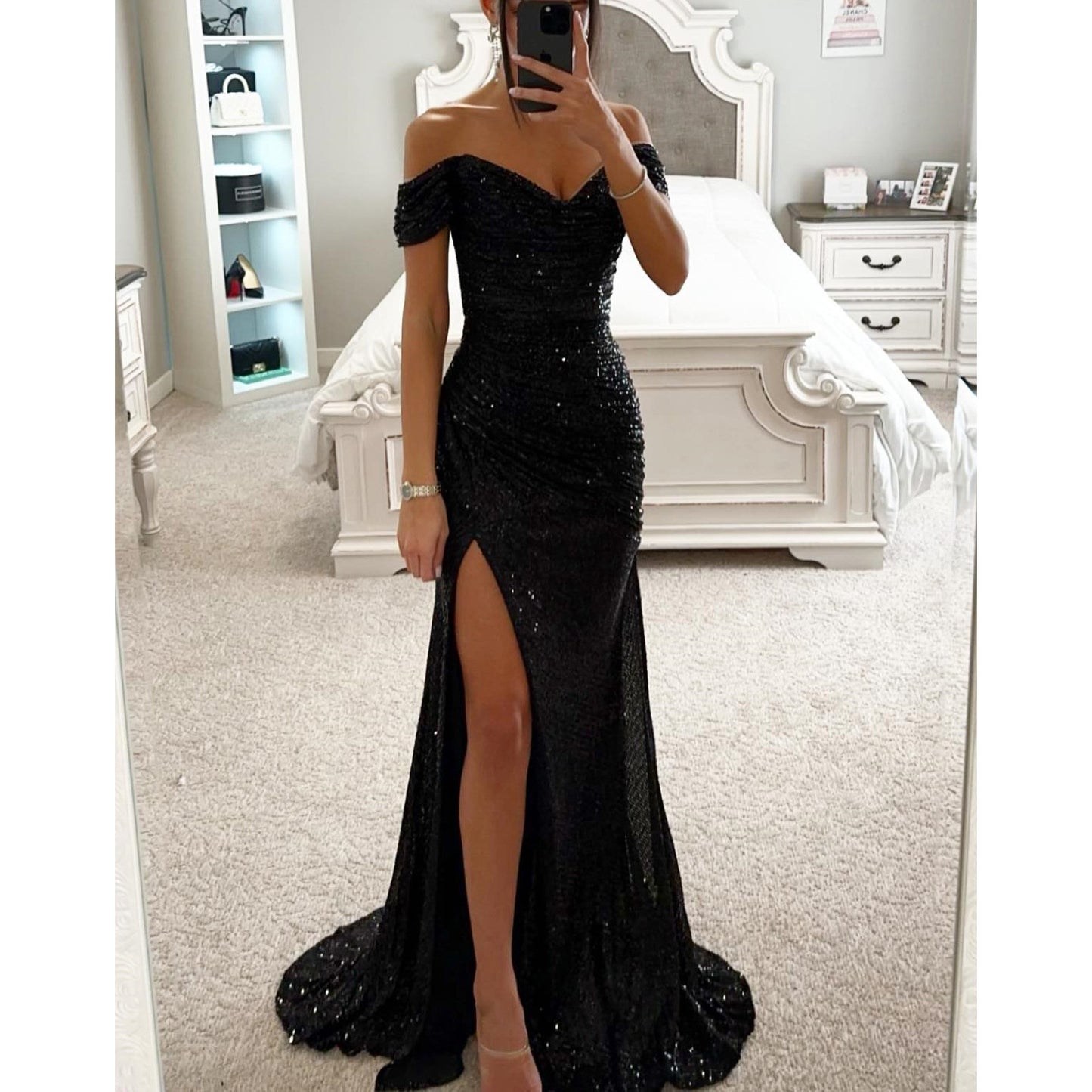 Elegantes Abendkleid -schulterfrei mit Pailletten