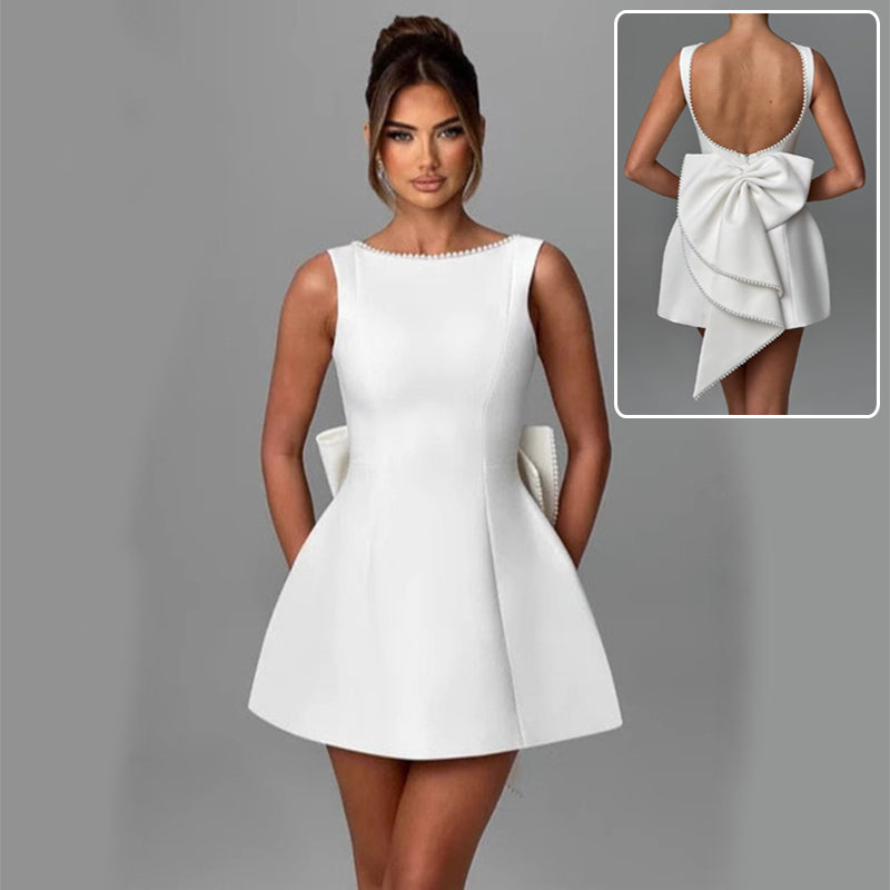 Elegantes Damen Kleid – Schleife, Perlen & Rückenfrei